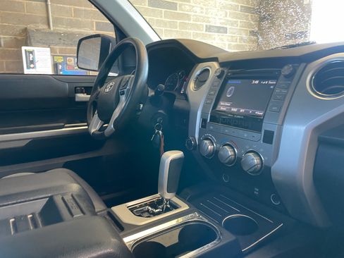 Used 2014 Toyota Tundra SR5 w/ TRD Off Road Package image 8