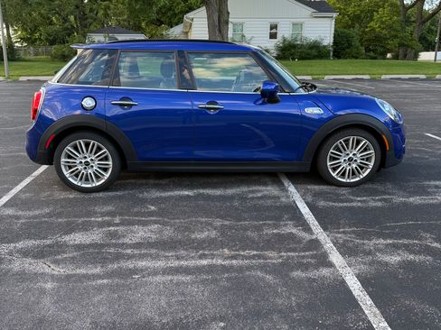 Used 2021 MINI Cooper S FWD image 2