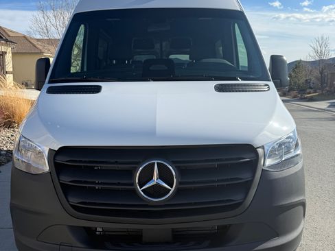 Used 2025 Mercedes-Benz Sprinter 2500 image 4