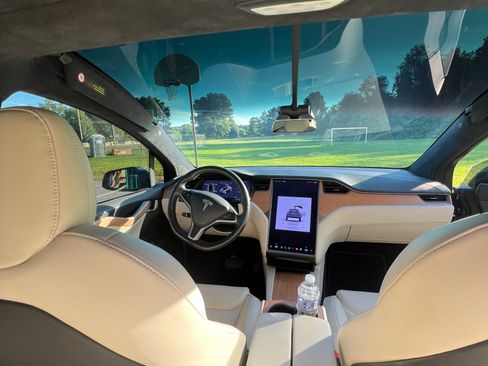 Used 2021 Tesla Model X Long Range AWD/4WD image 10