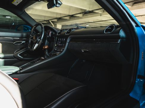 Used 2022 Porsche 718 Cayman GTS image 31