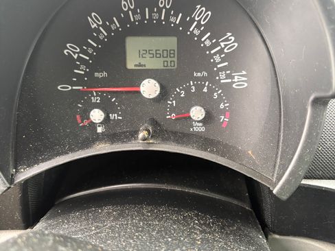 Used 2004 Volkswagen Beetle GLS image 6