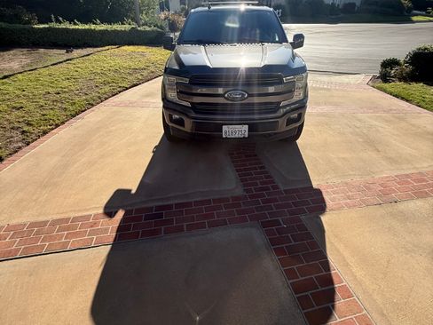 Used 2018 Ford F150 Lariat w/ Equipment Group 502A Luxury image 16