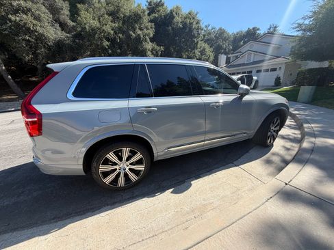 Used 2024 Volvo XC90 T8 Ultimate w/ Protection Package Premier AWD/4WD image 2