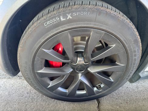 Used 2023 Tesla Model X Plaid image 11