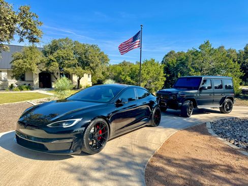 Used 2024 Tesla Model S Plaid AWD/4WD image 1