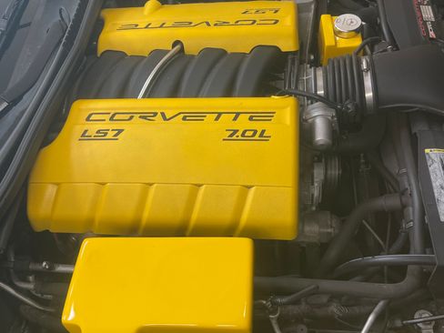 Used 2006 Chevrolet Corvette Z06 w/ Preferred Equipment Group RWD image 11