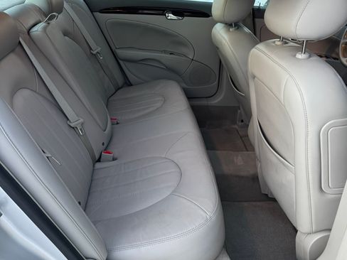 Used 2011 Buick Lucerne CXL image 14