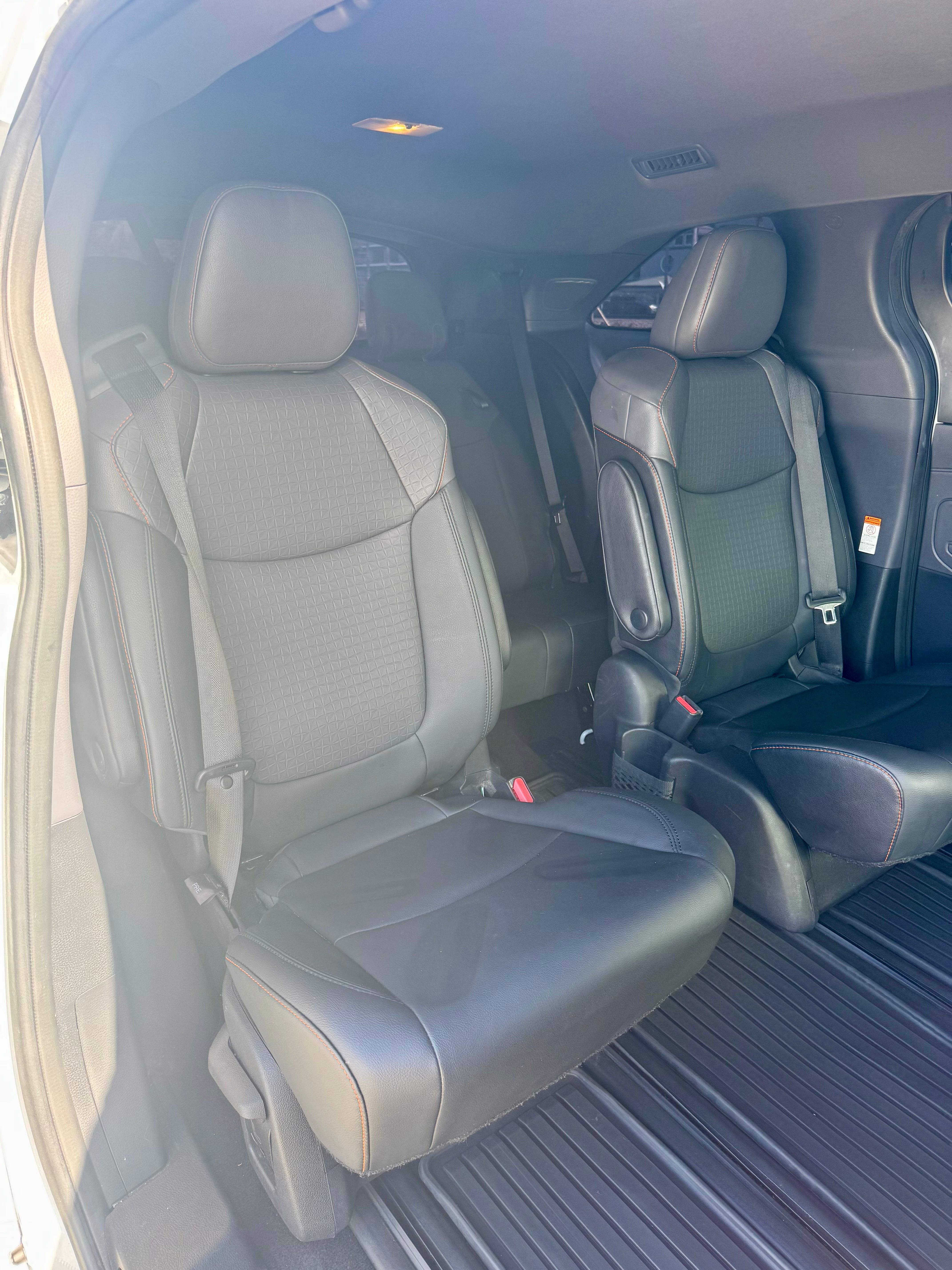 Used 2022 Toyota Sienna XSE w/ XSE Plus Package AWD/4WD image 6