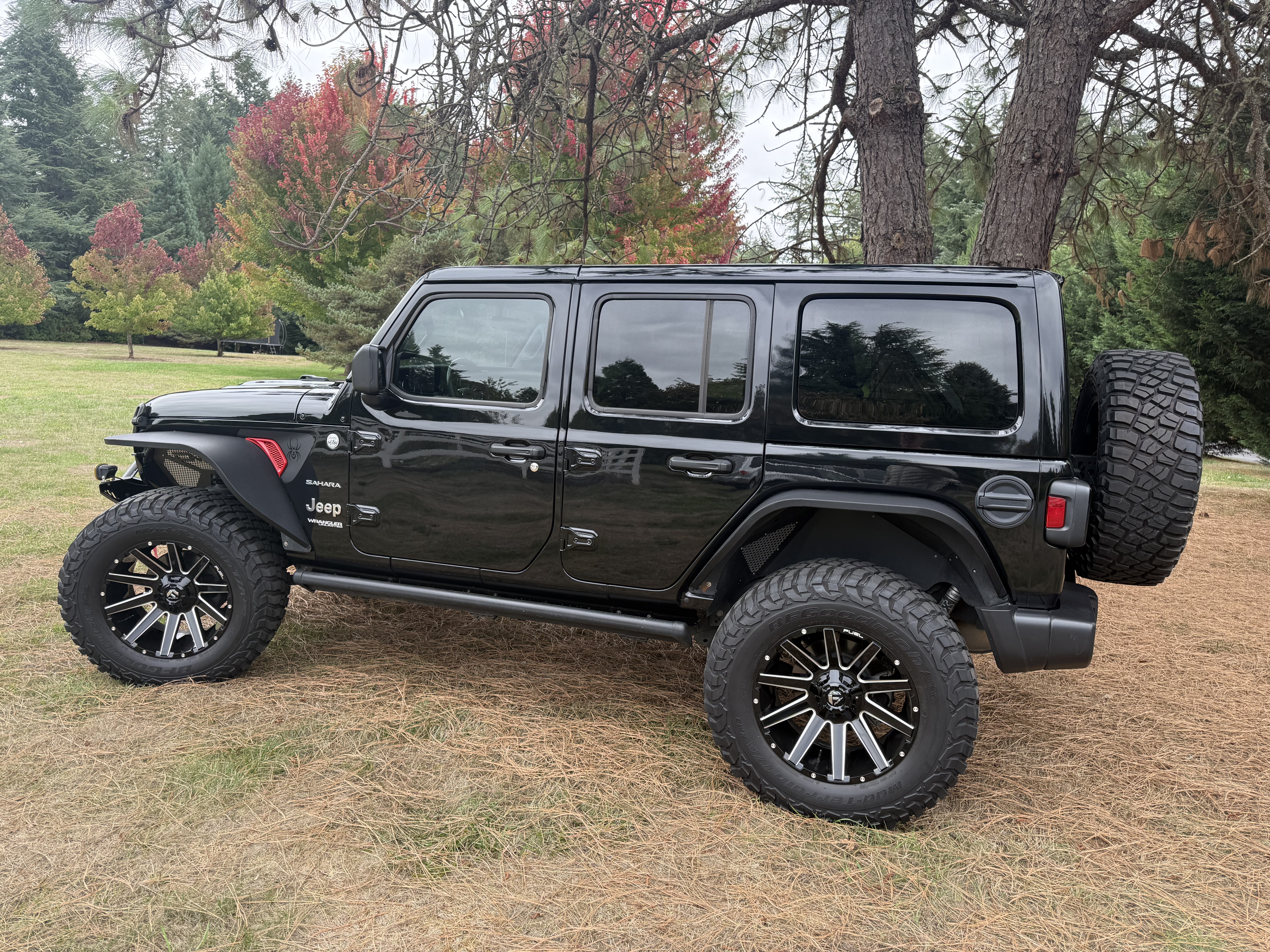 Used 2022 Jeep Wrangler Unlimited Sahara w/ Cold Weather Group AWD/4WD image 6