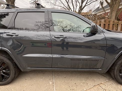 Used 2018 Jeep Grand Cherokee Altitude image 5