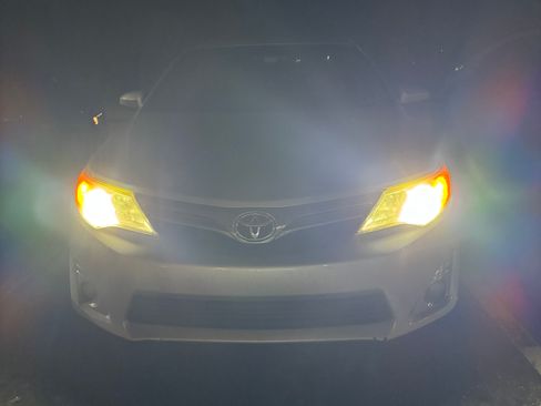 Used 2013 Toyota Camry XLE image 1