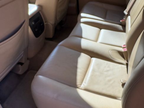 Used 2010 Chevrolet Avalanche LTZ image 16