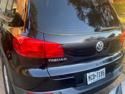 Used 2017 Volkswagen Tiguan S image 9