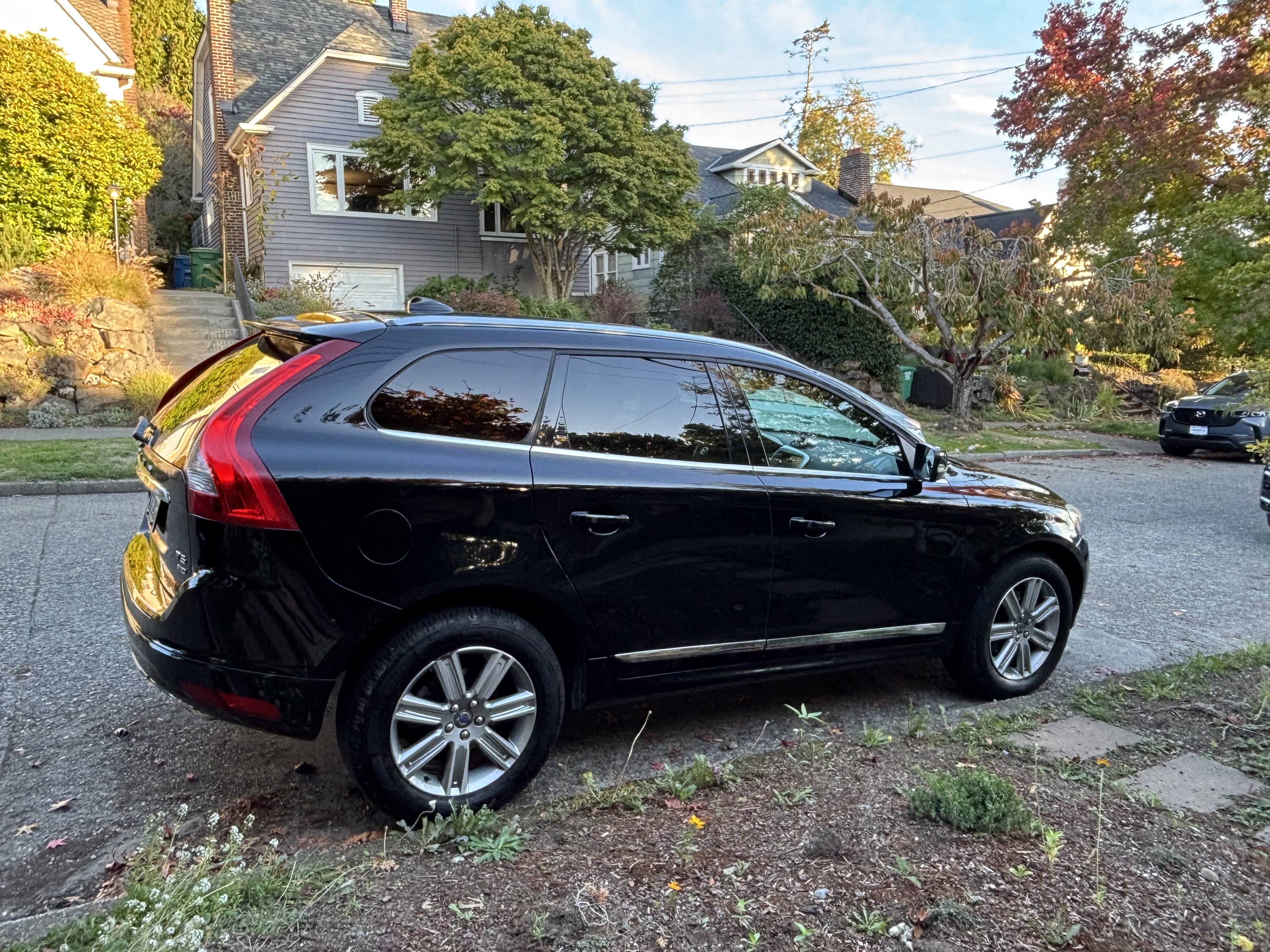 Used 2016 Volvo XC60 T5 Premier AWD/4WD image 2