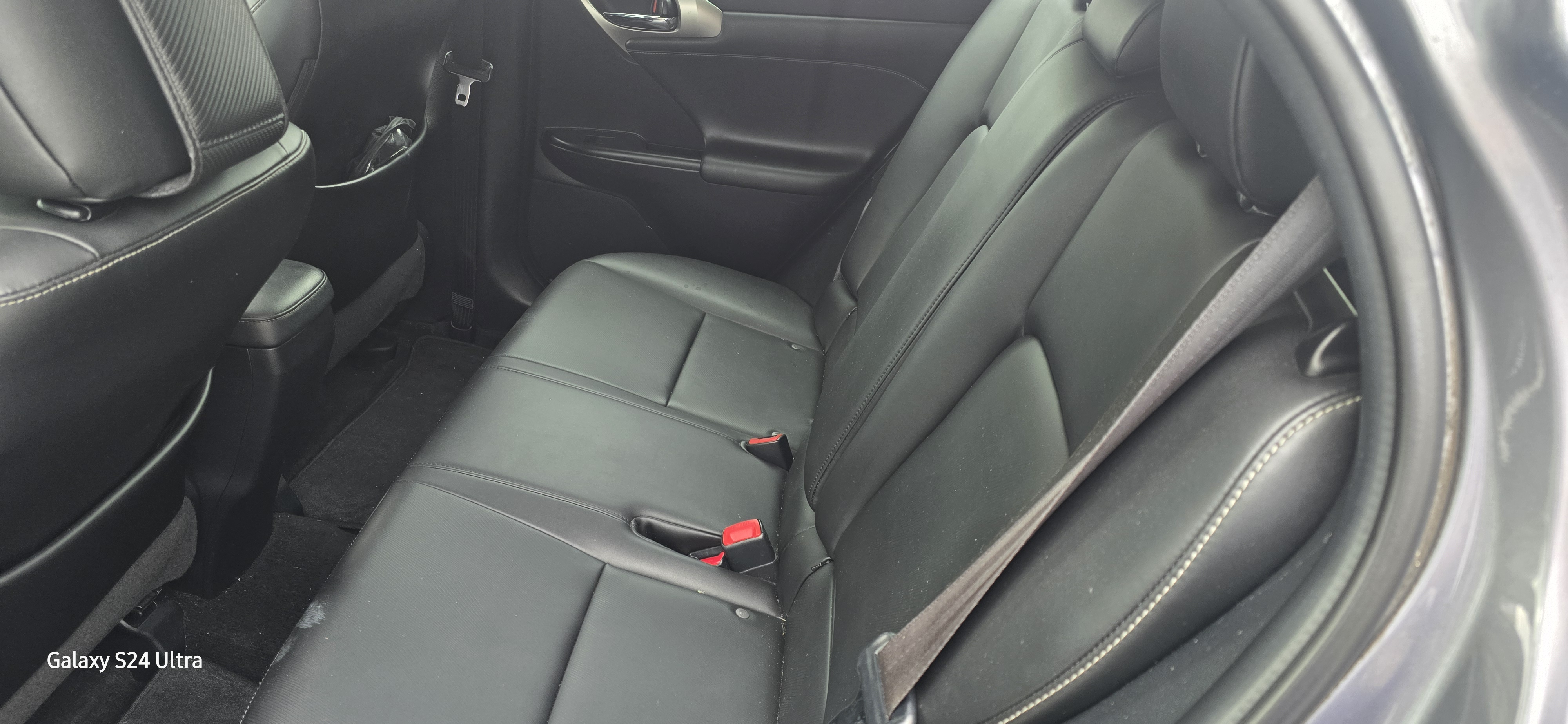 Used 2015 Lexus CT 200h FWD image 18