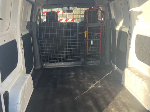 Used 2020 Nissan NV200 SV w/ Back Door Glass Package image 21