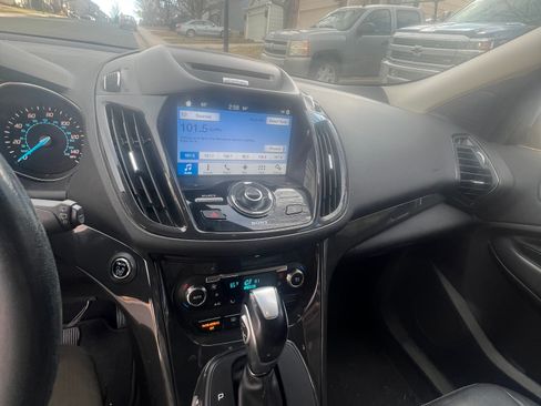 Used 2016 Ford Escape Titanium image 4