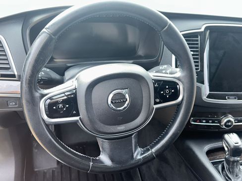Used 2017 Volvo XC90 T6 Momentum w/ Vision Package image 20