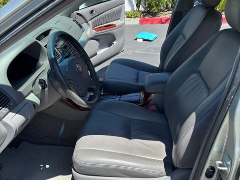 Used 2005 Toyota Camry LE FWD image 19