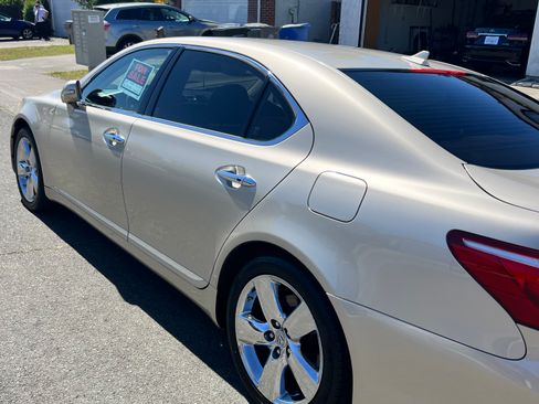Used 2010 Lexus LS 460 L RWD image 6