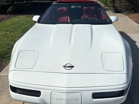 Used 1992 Chevrolet Corvette Coupe RWD image 5