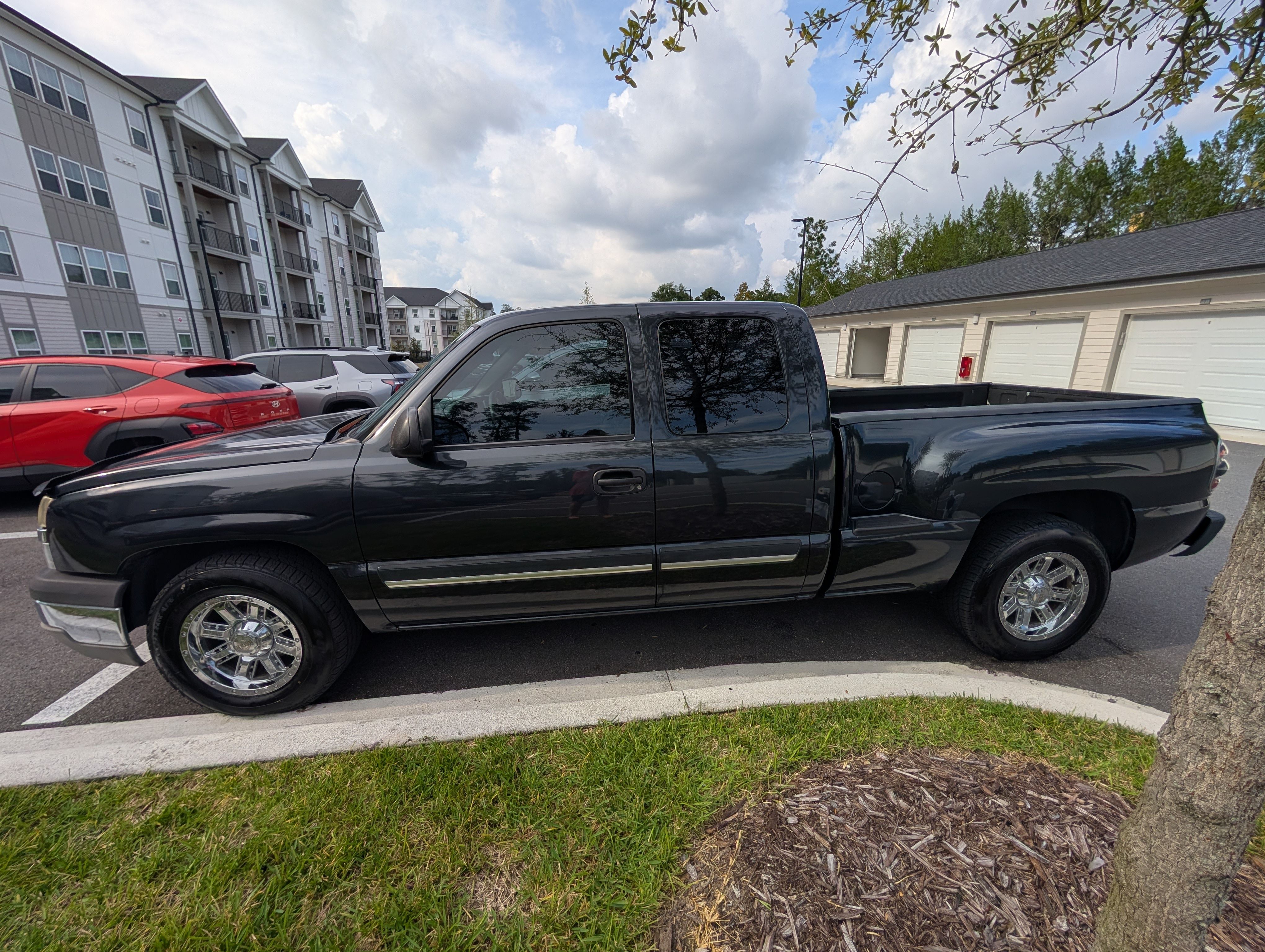 Used 2003 Chevrolet Silverado 1500 LS RWD image 1