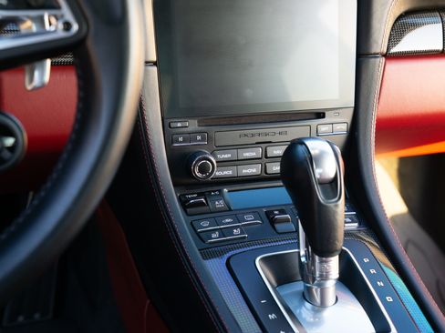 Used 2018 Porsche 718 Cayman S image 18