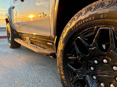 Used 2024 GMC Hummer EV 3X image 8