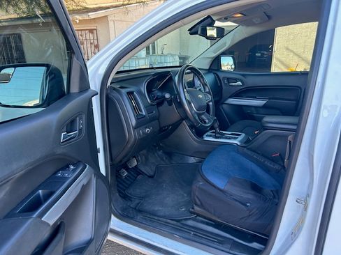 Used 2021 Chevrolet Colorado LT w/ Fleet Safety Package image 12