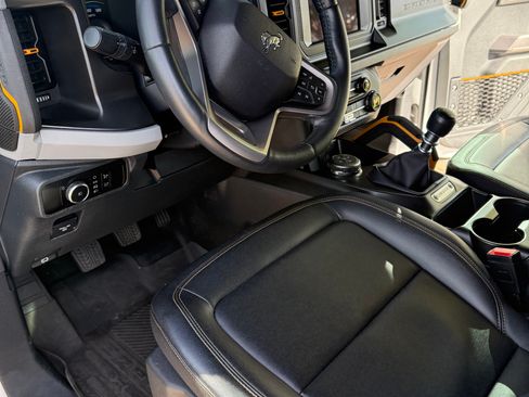 Used 2023 Ford Bronco Badlands w/ Sasquatch Package image 11