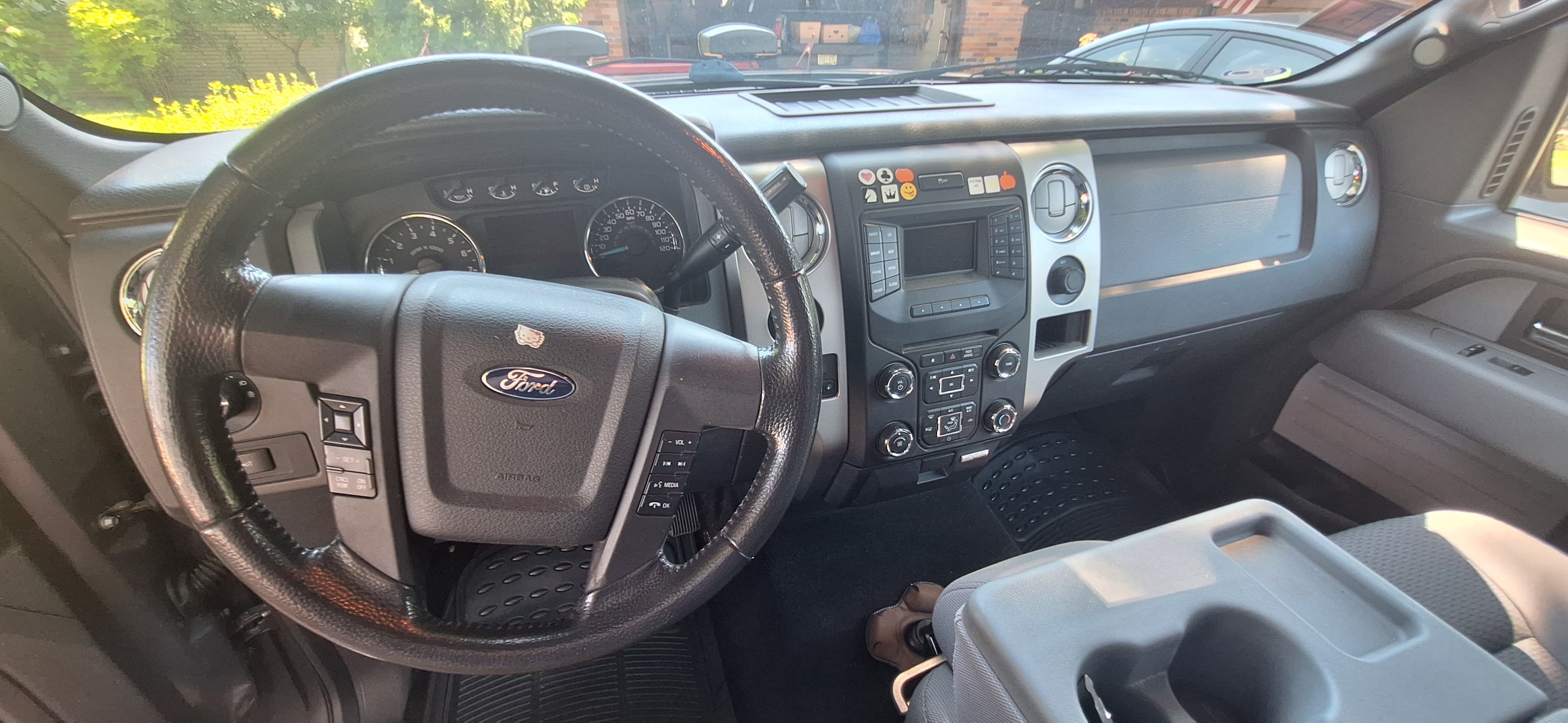 Used 2013 Ford F150 XLT w/ Luxury Equipment Group AWD/4WD image 4
