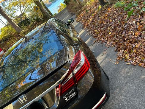 Used 2016 Honda Accord Sport image 6