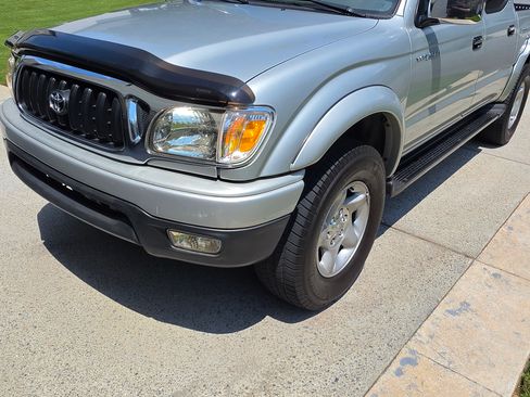 Used 2003 Toyota Tacoma PreRunner RWD image 2