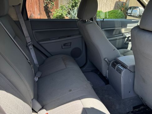 Used 2005 Jeep Grand Cherokee Laredo image 9