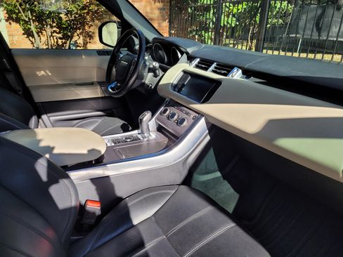 Used 2014 Land Rover Range Rover Sport HSE image 11