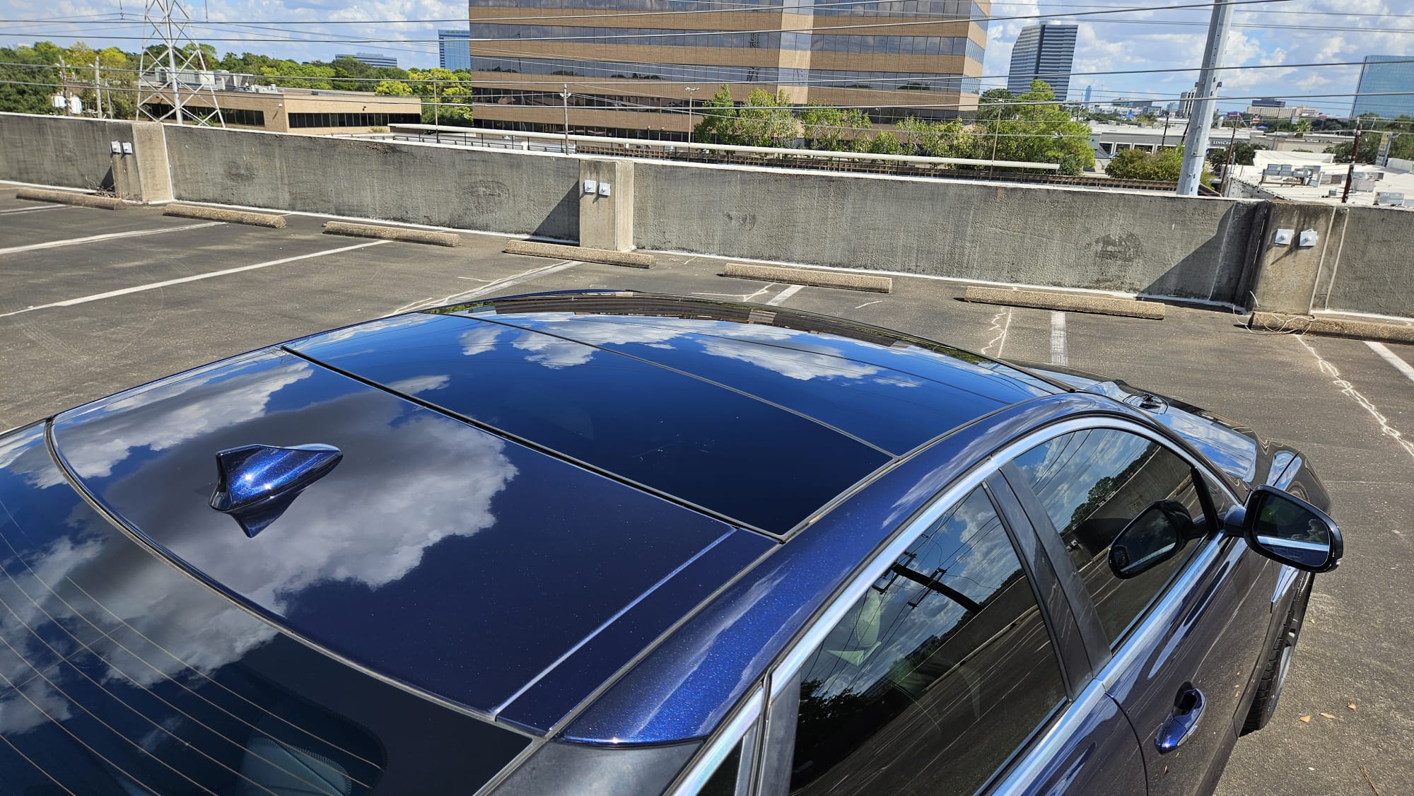 Used 2014 Jaguar XJ R RWD image 8