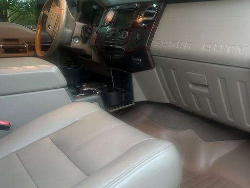 Used 2010 Ford F250 XL image 12