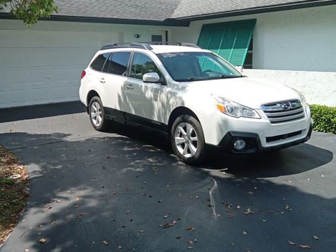Used 2013 Subaru Outback 2.5i Premium w/ Popular Pkg 1A image 6