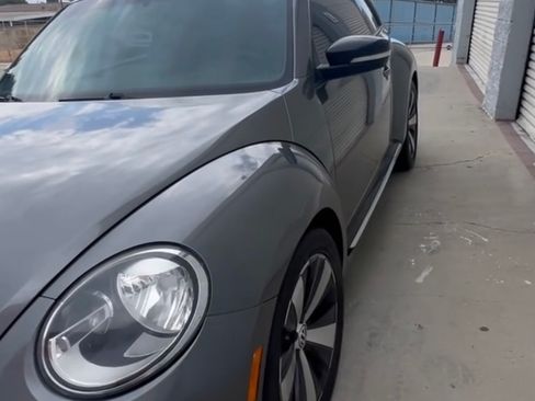 Used 2013 Volkswagen Beetle 2.0T image 13