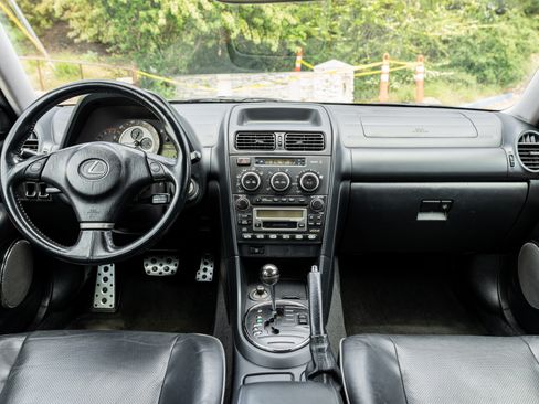 Used 2003 Lexus IS 300 300 SportCross Hatchback 4D image 12