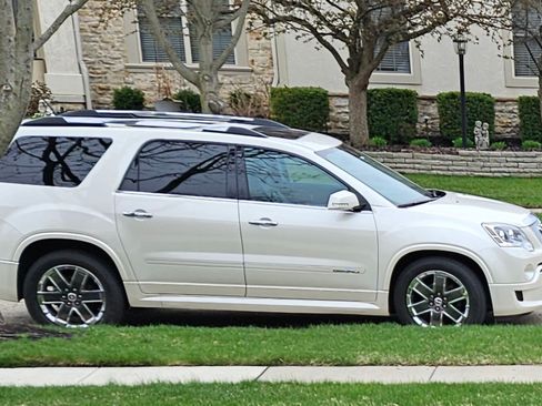 Used 2012 GMC Acadia Denali image 4