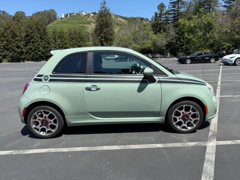 Used 2012 FIAT 500 Sport w/ Safety & Convenience Pkg FWD image 4