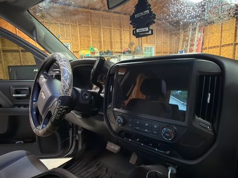 Used 2015 Chevrolet Silverado 2500 W/T RWD image 9
