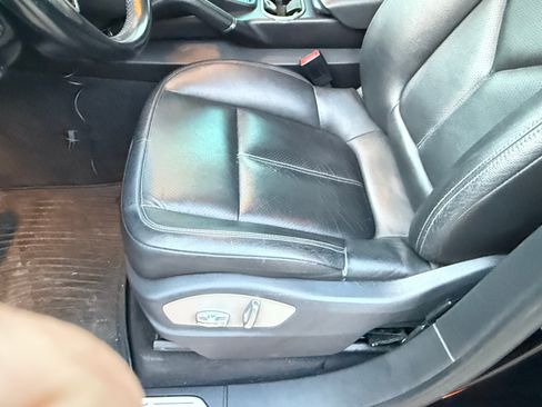 Used 2015 Porsche Cayenne S image 25