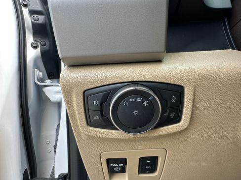 Used 2020 Ford F150 Lariat w/ Equipment Group 501A Mid image 17