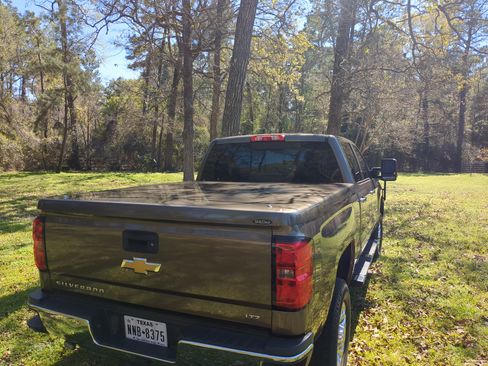 Used 2015 Chevrolet Silverado 2500 LTZ w/ Z71 Package, Off-Road image 6