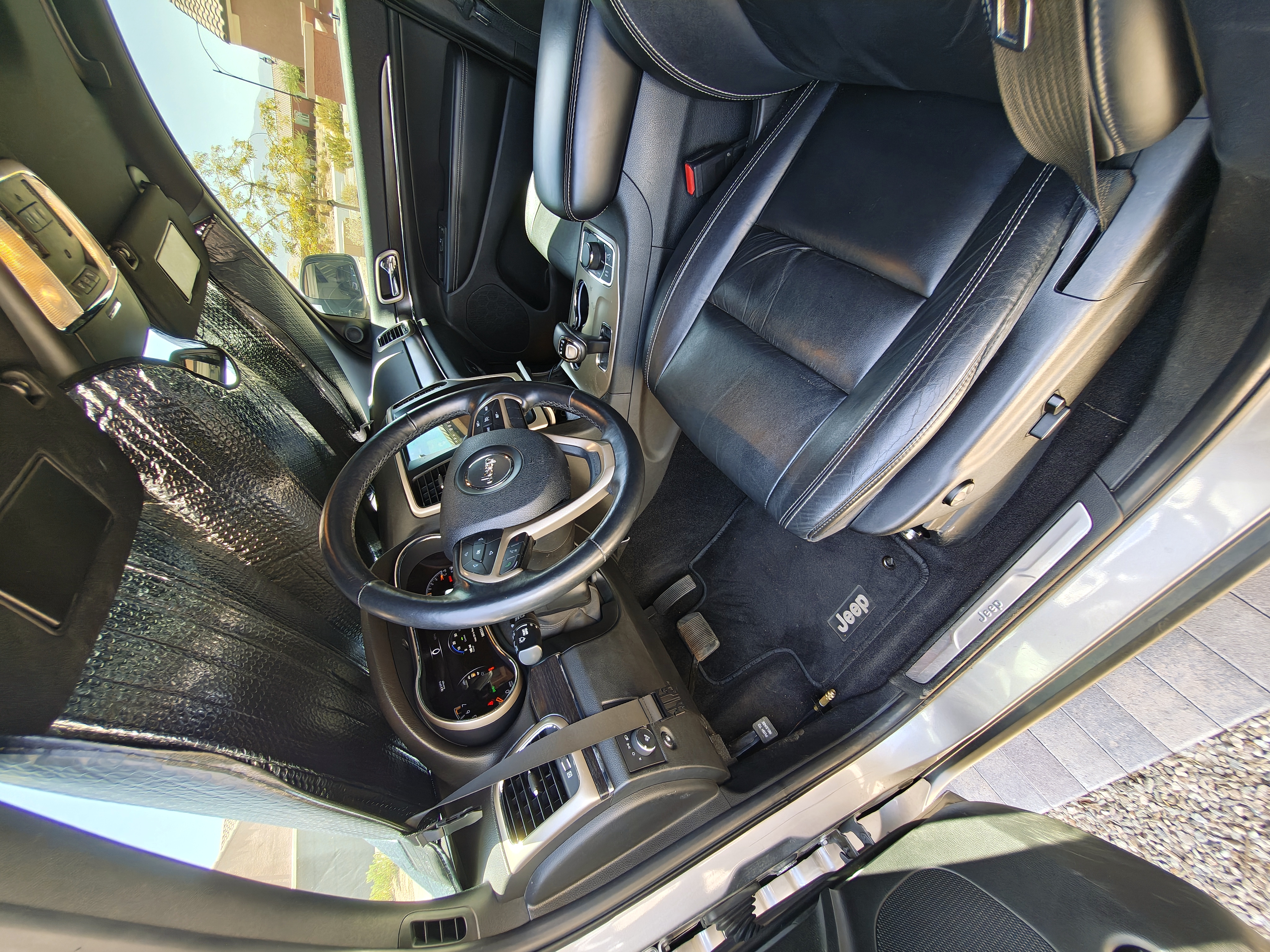 Used 2014 Jeep Grand Cherokee Limited w/ Trailer Tow Group IV AWD/4WD image 9