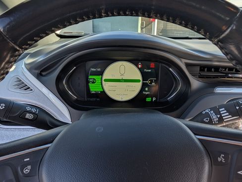 Used 2019 Chevrolet Bolt Premier w/ Infotainment Package image 13