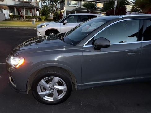 Used 2020 Audi Q3 2.0T Premium w/ Convenience Package AWD/4WD image 23